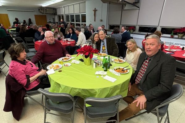 kofc-christmasparty11-12-6-254D522831-97F5-ECA5-81C0-E1FADC6777B0.jpg